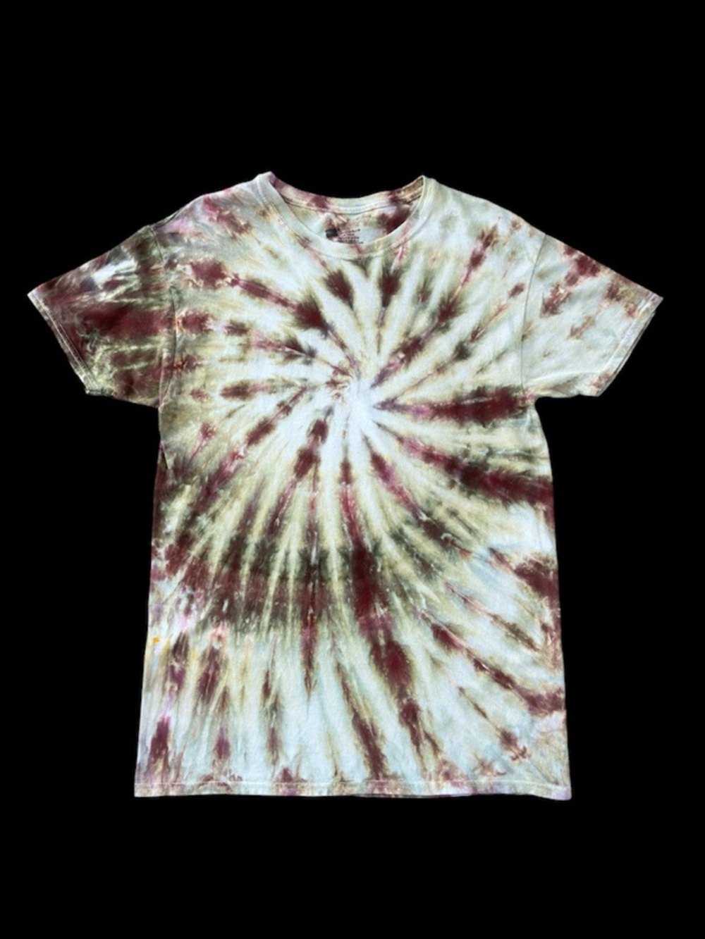 Medium Spiral T-Shirt in Olive & Burgundy - Unbranded